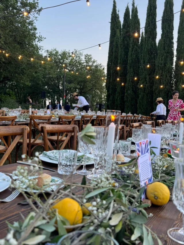 Wedding in Tuscany 🇮🇹. Sound&Lights by @audeo_event ft @houseleggers_dj 🔥🔥
#destinationwedding #weddingparty #eventpro