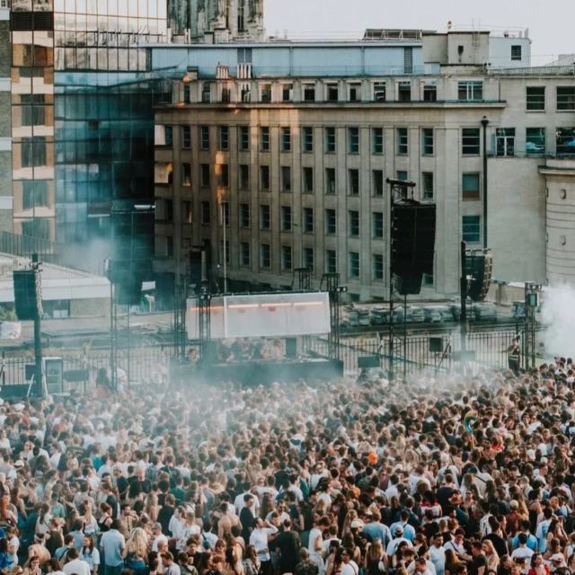 Open Air @play.label - Congrès - 14/06/25
Full @l.acoustics.official PA : K2/Kara, Arcs Wide, X12 | KS28/SB28.
DJ booth : @pioneerdjbelgium V10 + CDJ3000 | Xone 96 + Technics SL1210.
