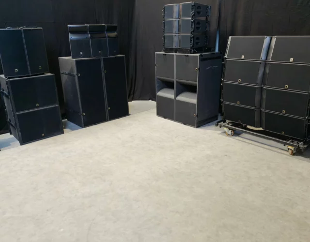 Full @l.acoustics.official product range available for your high-end productions. Thanks to @xlrpro
#soundlover #lathebestsound #lacoustics

Tops : 
5XT
X8
X12 
X15 HiQ
Syva 
Arcs Wide/Focus
A10 Wide/Focus
Kara
K2

Subs : 
Syva Low 
SB18
SB28
KS28