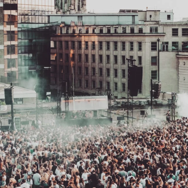 Il est encore temps de remercier tous nos partenaires et clients pour leur confiance. L'année 2025 fût remplie de nombreux projets : 
- Corporate & institutionnels 
- Festivals & concerts
- Spectacles & comédies musicales
- Open Air
- Mariages en Belgique, France, Pays-Bas et Italie
#audeo #eventtechnology #2025recap